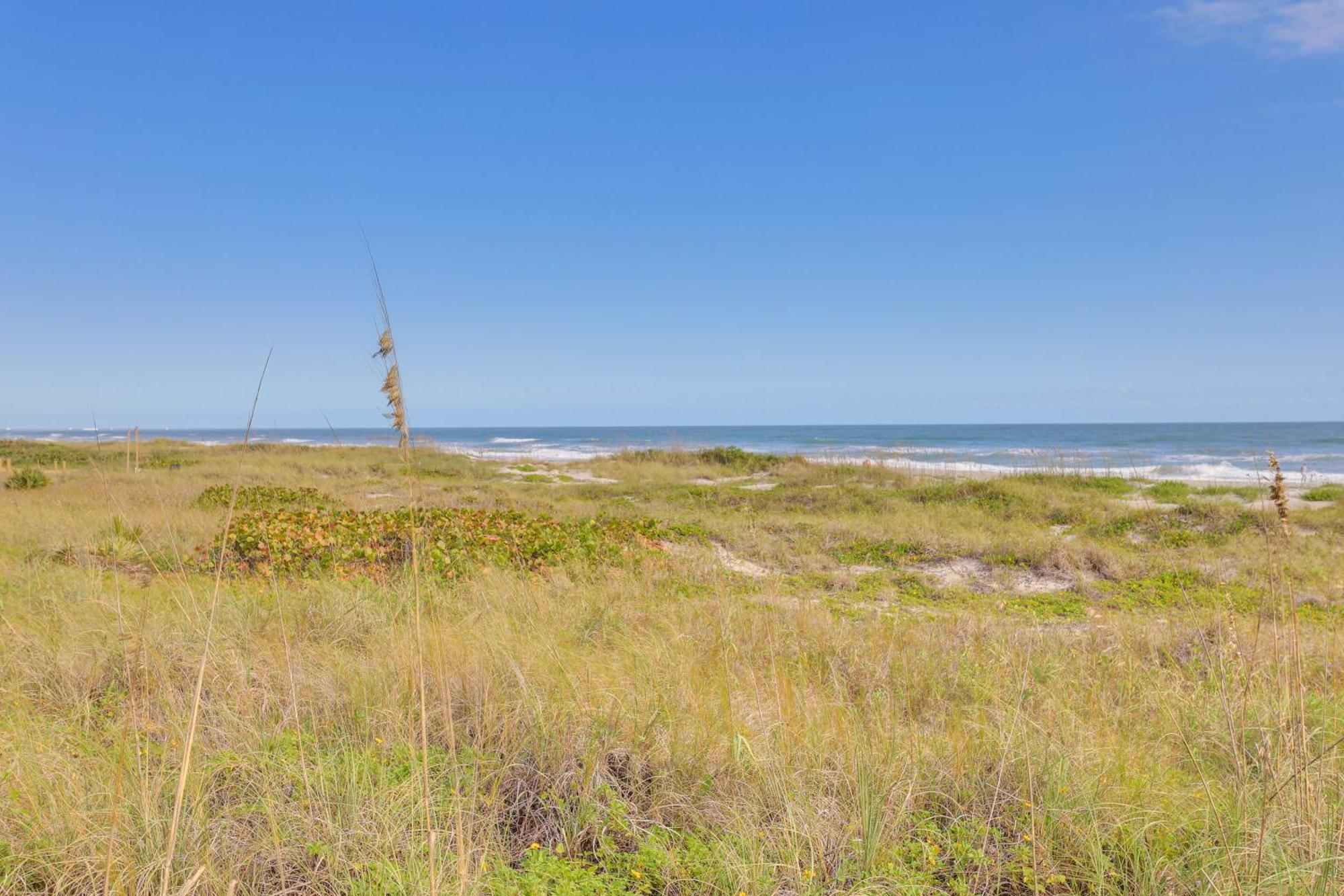 Central Cocoa Beach Condo With View, Steps To Beach! Екстер'єр фото