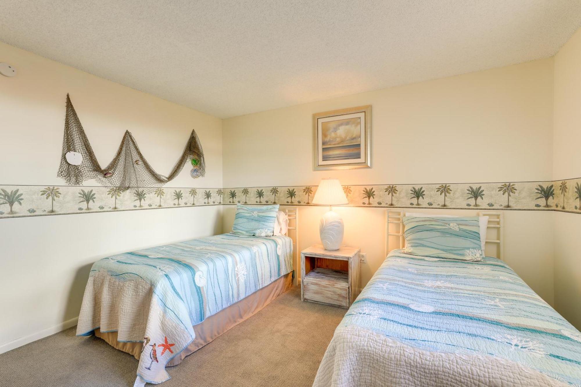Central Cocoa Beach Condo With View, Steps To Beach! Екстер'єр фото